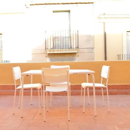 Tarragona Suites Mediona Bagian luar foto