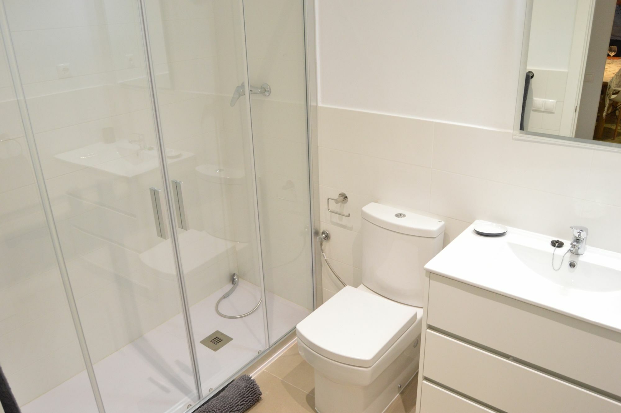 Tarragona Suites Mediona Bagian luar foto