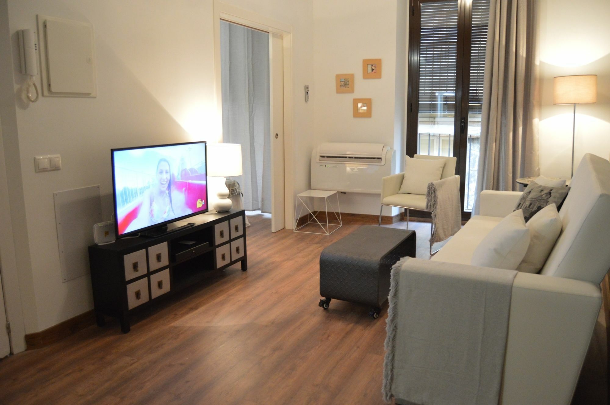 Tarragona Suites Mediona Bagian luar foto