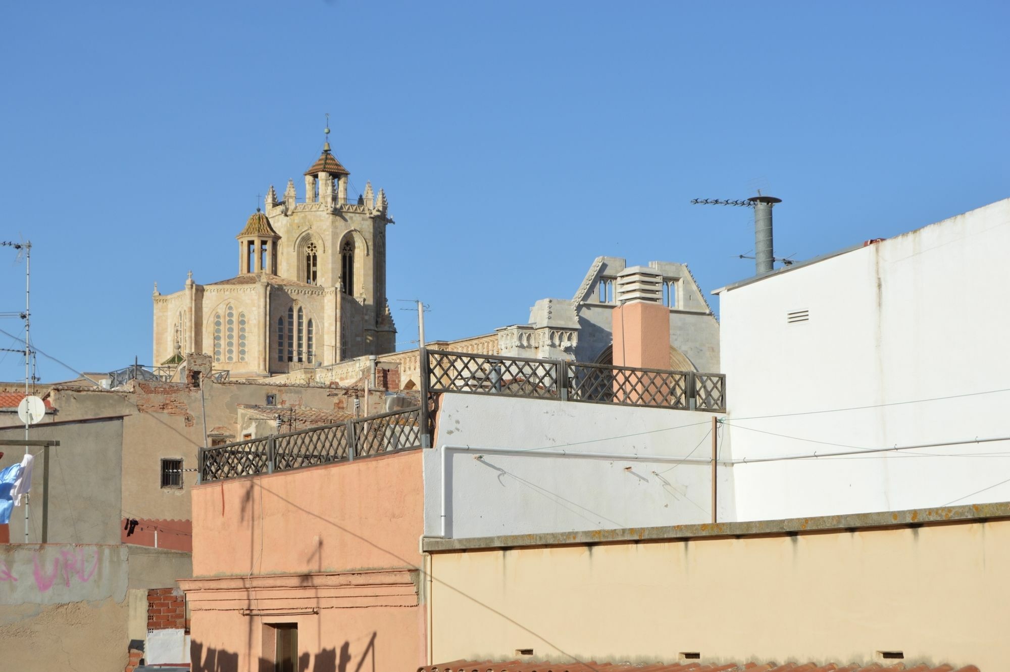 Tarragona Suites Mediona Bagian luar foto