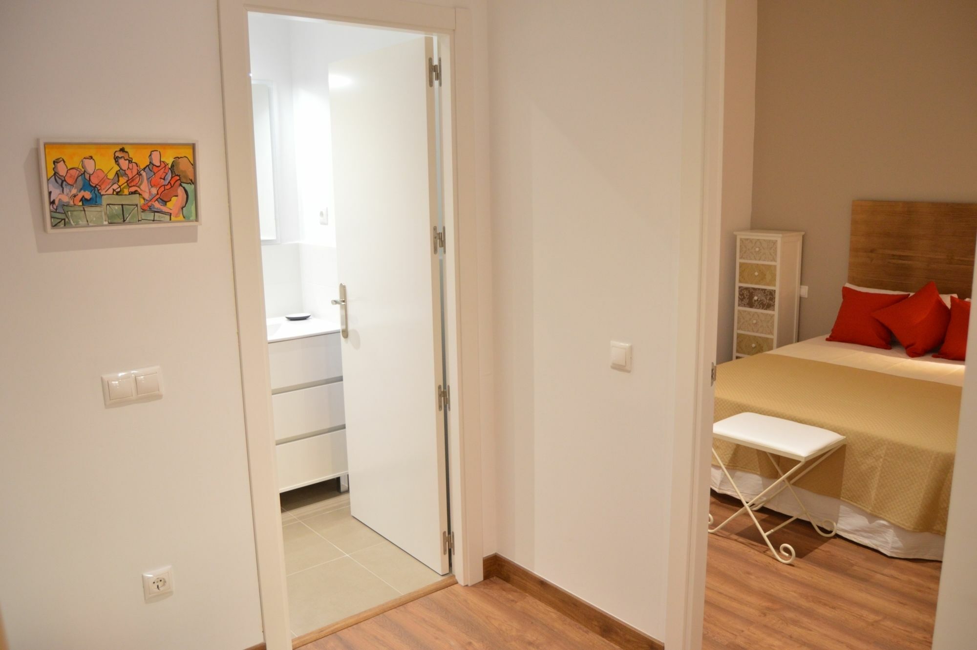 Tarragona Suites Mediona Bagian luar foto