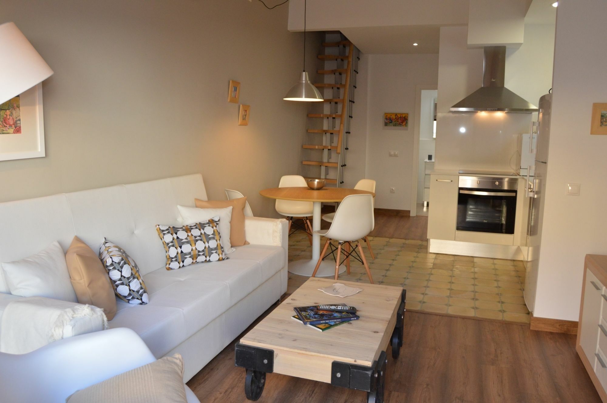 Tarragona Suites Mediona Bagian luar foto